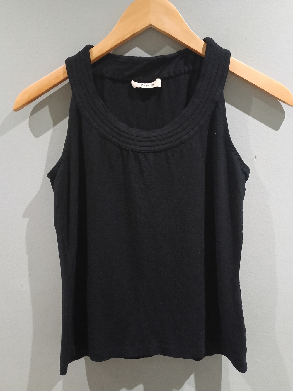 Precis Women's Black Ribbed Scoop Tank Top